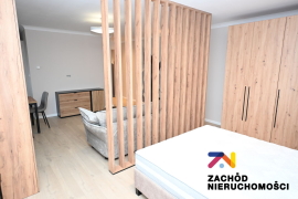 Atrakcyjna, przestronna kawalerka w centrum